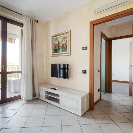 Апартаменты With Balcony Nearby M3 Subway Yellow Line