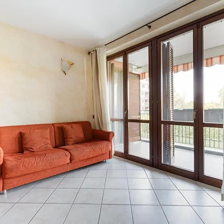 With Balcony Nearby M3 Subway Yellow Line