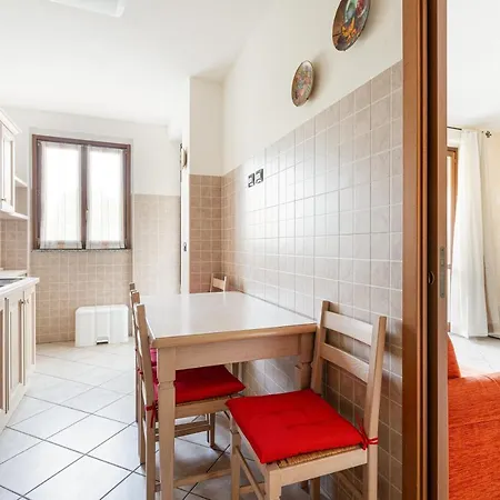 With Balcony Nearby M3 Subway Yellow Line * Милан
