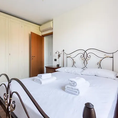 With Balcony Nearby M3 Subway Yellow Line Апартаменты